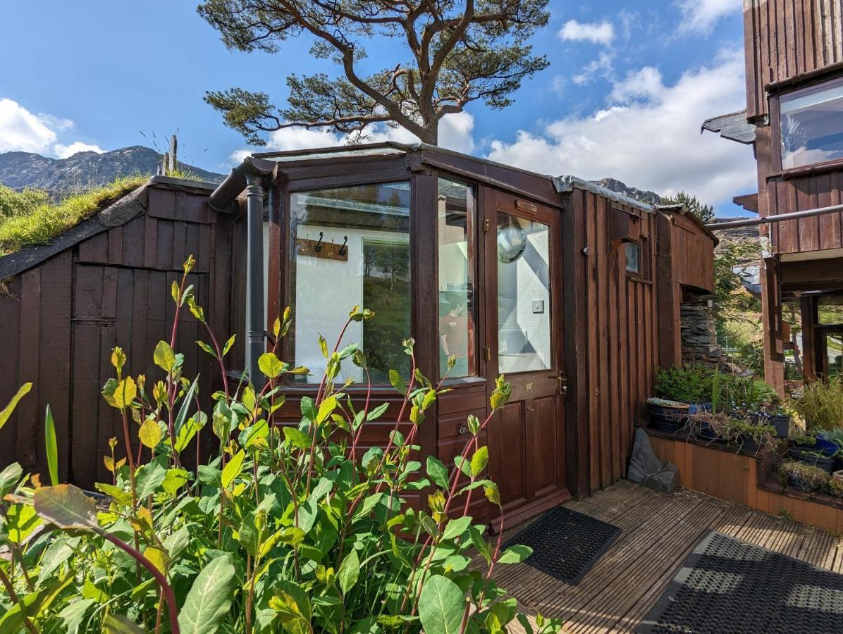 Bryn Elltyd Eco House Casa de hóspedes Blaenau Ffestiniog Exterior foto
